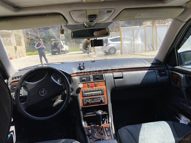 Mercedes E 240 1999, 450,000 km - 2.4 л - Bakı