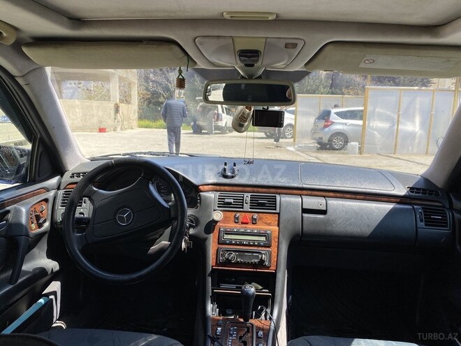Mercedes E 240 1999, 450,000 km - 2.4 л - Bakı