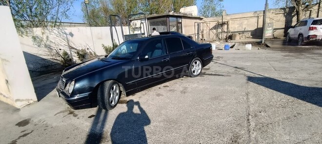 Mercedes E 240 2000, 370,000 km - 2.4 l - Bakı