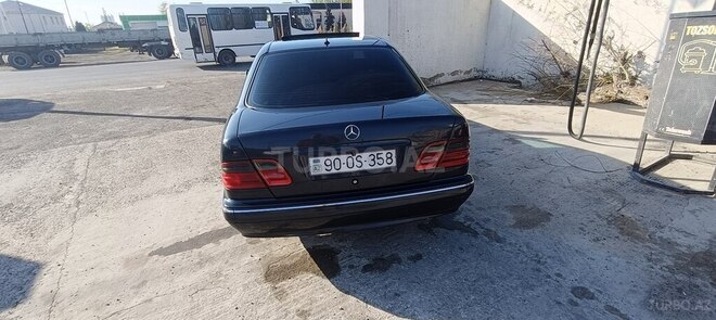 Mercedes E 240 2000, 370,000 km - 2.4 l - Bakı