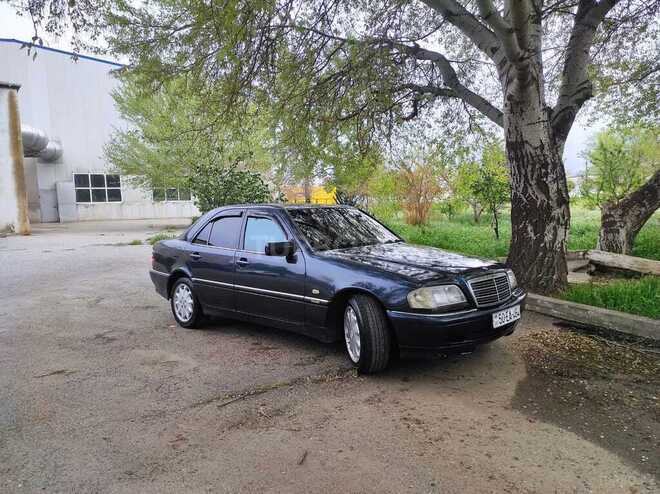 Mercedes C 180 1999, 298,000 km - 1.8 л - Bakı