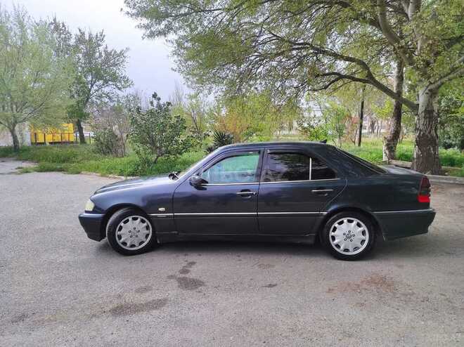 Mercedes C 180 1999, 298,000 km - 1.8 л - Bakı