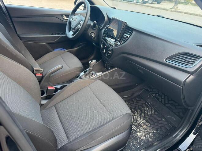 Hyundai Accent 2020, 810,000 km - 1.6 l - Bakı