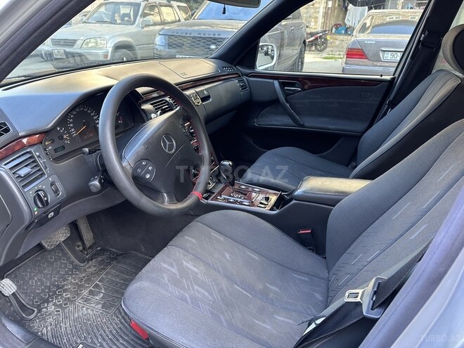 Mercedes E 220 d 2001, 655,000 km - 2.2 л - Bakı