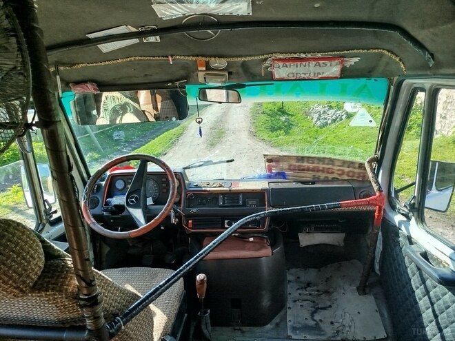 Mercedes  1991, 300,000 km - 2.3 l - Balakən