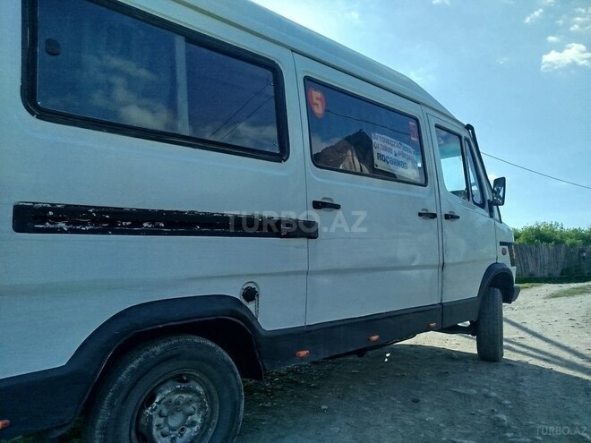 Mercedes  1991, 300,000 km - 2.3 l - Balakən