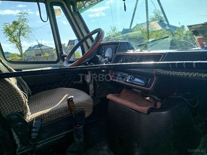 Mercedes  1991, 300,000 km - 2.3 l - Balakən