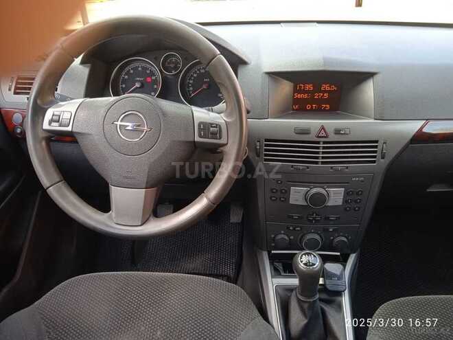 Opel Astra 2004, 280,000 km - 1.4 l - Qax