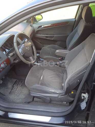Opel Astra 2004, 280,000 km - 1.4 l - Qax