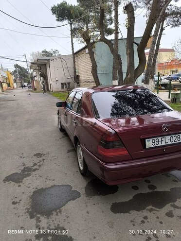 Mercedes C 220 d 2000, 392,000 km - 2.2 l - Beyləqan