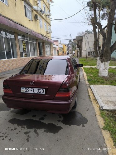 Mercedes C 220 d 2000, 392,000 km - 2.2 l - Beyləqan
