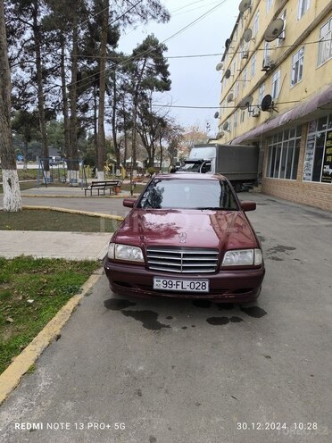 Mercedes C 220 d 2000, 392,000 km - 2.2 l - Beyləqan