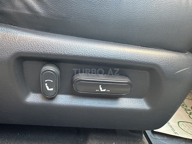 Hyundai Santa Fe-12
