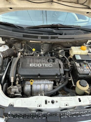 Chevrolet Aveo-12