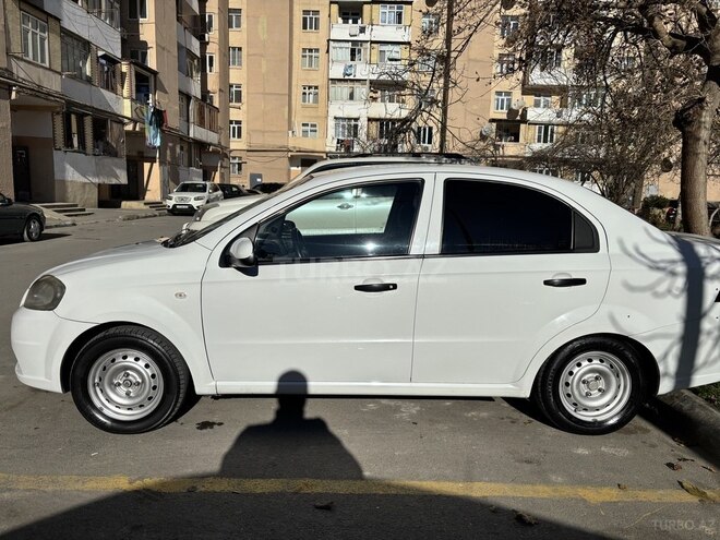Chevrolet Aveo-10