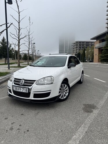 Volkswagen Jetta-1