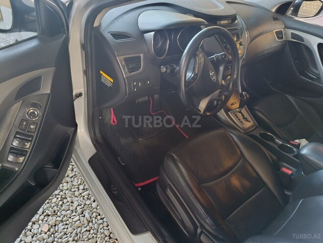 Hyundai Avante 2013, 212,177 km - 1.6 l - Göyçay