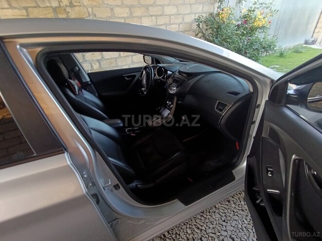 Hyundai Avante 2013, 212,177 km - 1.6 l - Göyçay