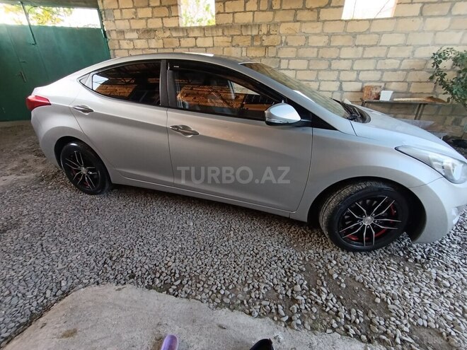 Hyundai Avante 2013, 212,177 km - 1.6 l - Göyçay