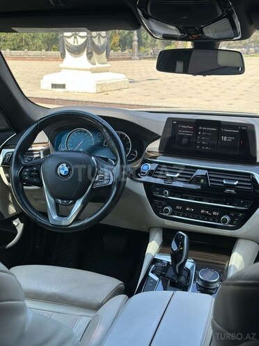 BMW 530-11