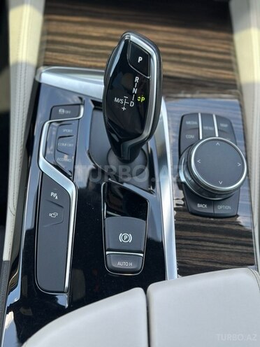 BMW 530-12