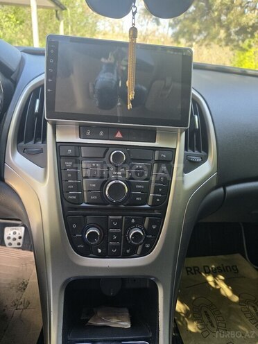 Opel Astra 2011, 223,000 km - 1.4 l - Quba