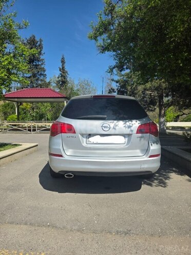 Opel Astra 2011, 223,000 km - 1.4 l - Quba