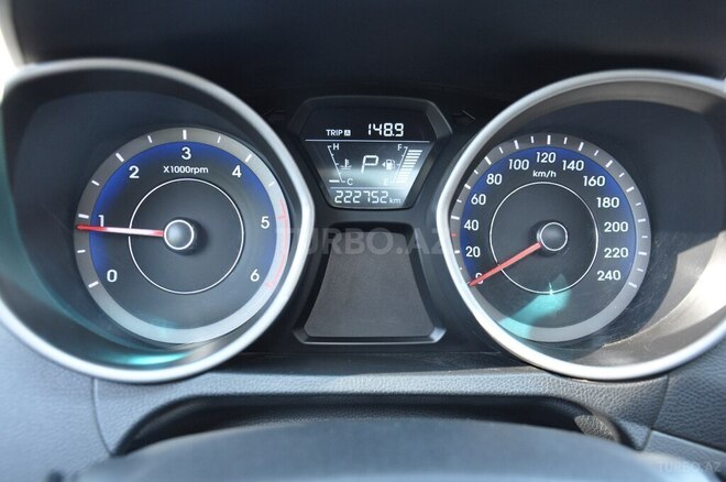 Hyundai Elantra 2015, 222,220 km - 1.6 л - Gəncə