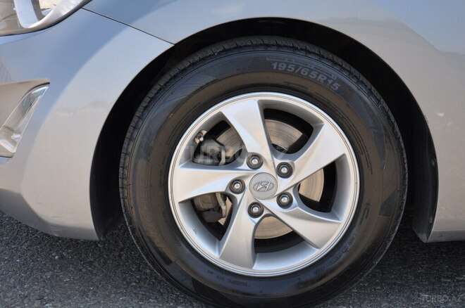 Hyundai Elantra 2015, 222,220 km - 1.6 л - Gəncə