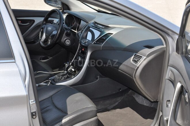 Hyundai Elantra 2015, 222,220 km - 1.6 л - Gəncə