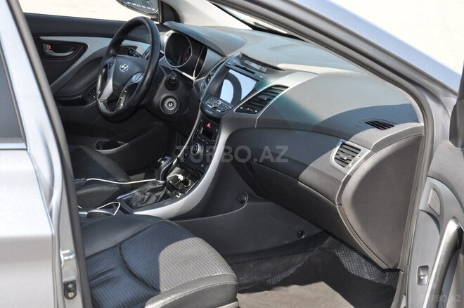 Hyundai Elantra 2015, 222,220 km - 1.6 л - Gəncə