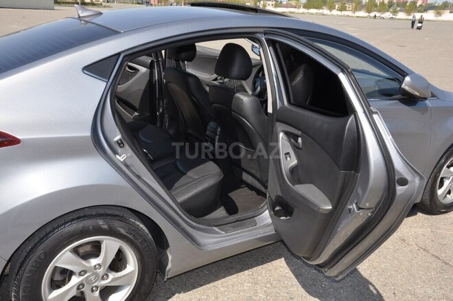 Hyundai Elantra 2015, 222,220 km - 1.6 л - Gəncə