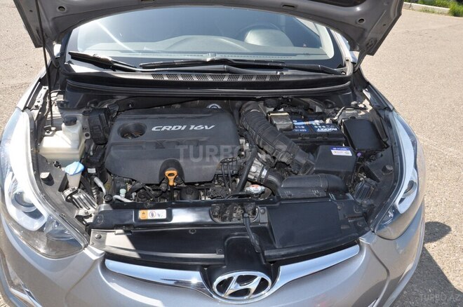 Hyundai Elantra 2015, 222,220 km - 1.6 л - Gəncə