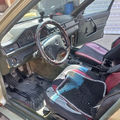 Mercedes E 200 1985, 666,666 km - 2.0 l - İsmayıllı