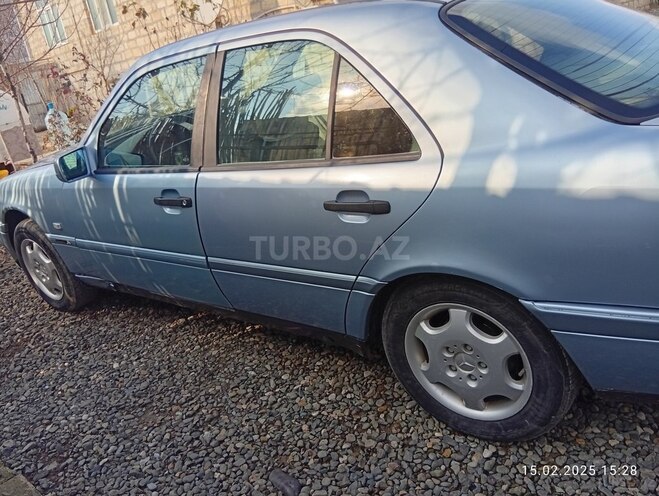 Mercedes C 220 d 1993, 505,844 km - 2.2 l - Füzuli