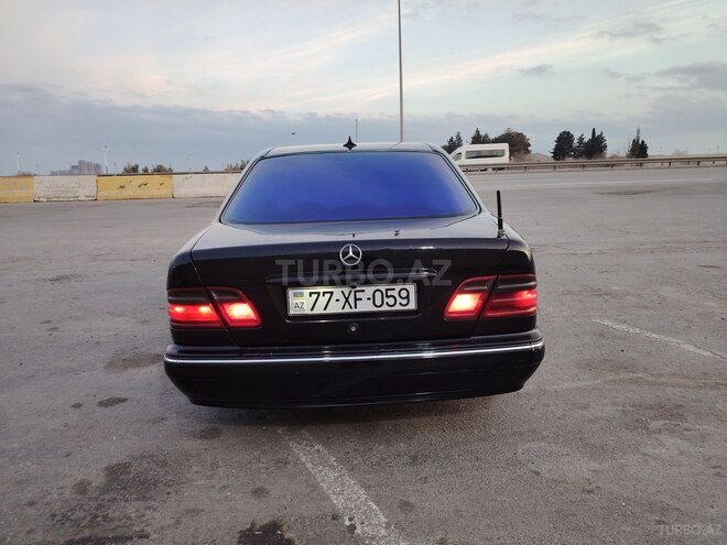 Mercedes E 270 2001, 365,000 km - 2.7 l - Bakı