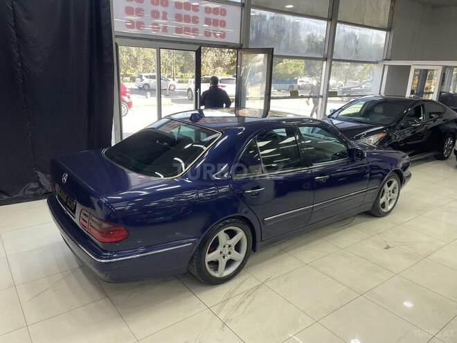 Mercedes E 240 1999, 421,000 km - 2.4 l - Sumqayıt
