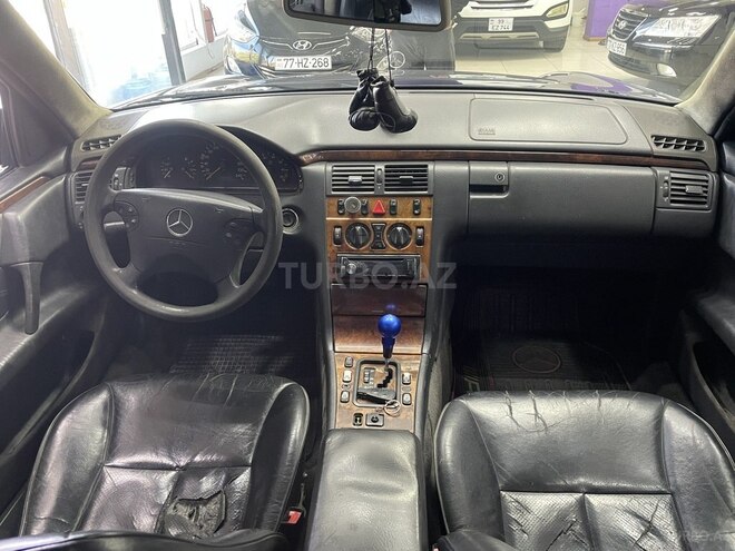 Mercedes E 240 1999, 421,000 km - 2.4 l - Sumqayıt