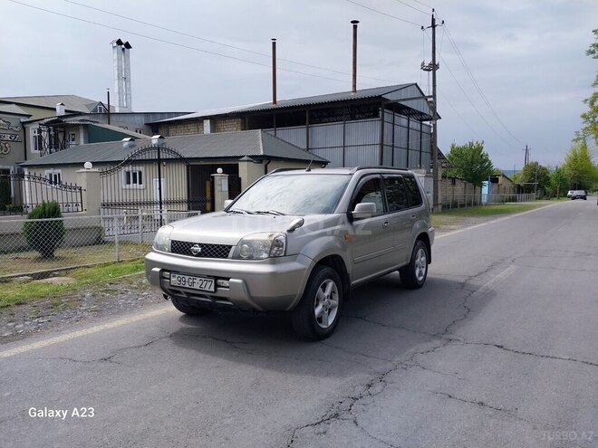 Nissan X-Trail 2002, 225,600 km - 2.0 l - Qax