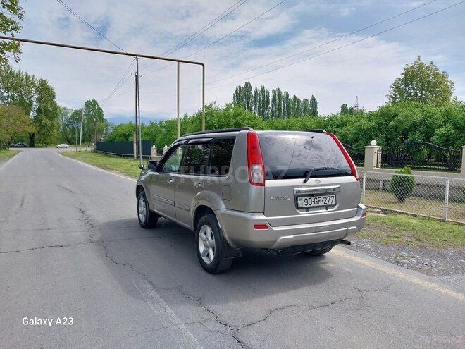 Nissan X-Trail 2002, 225,600 km - 2.0 l - Qax