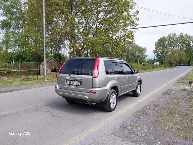 Nissan X-Trail 2002, 225,600 km - 2.0 l - Qax