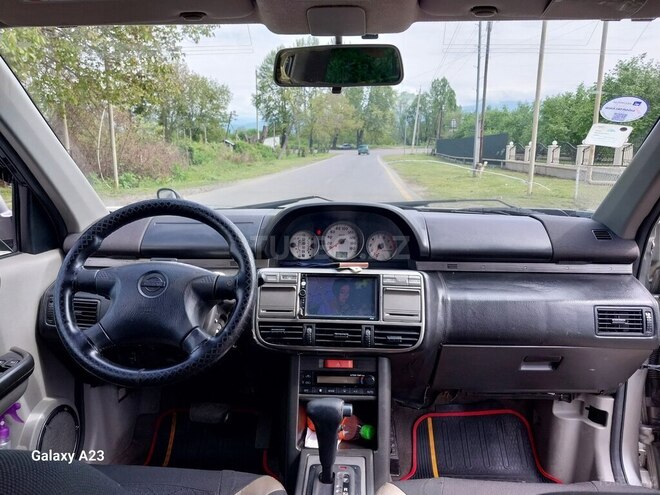 Nissan X-Trail 2002, 225,600 km - 2.0 l - Qax
