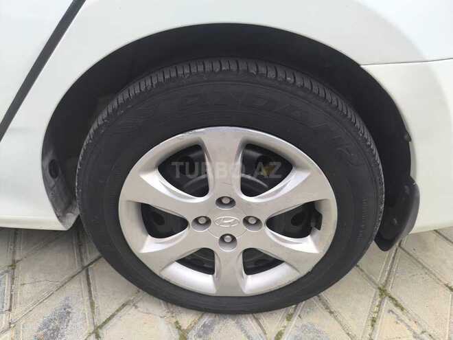 Hyundai Accent 2014, 271,400 km - 1.4 л - Şirvan