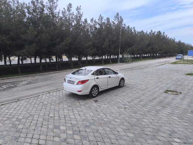 Hyundai Accent 2014, 271,400 km - 1.4 л - Şirvan