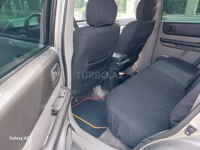 Nissan X-Trail 2002, 225,600 km - 2.0 l - Qax
