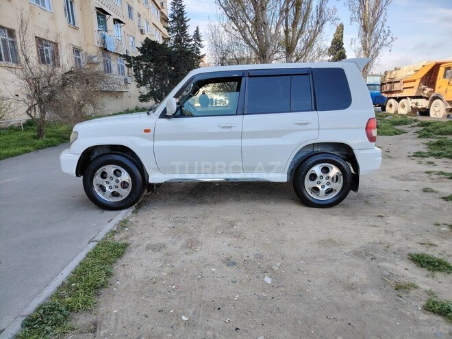 Mitsubishi Pajero io 1999, 32,000 km - 1.8 l - Bakı