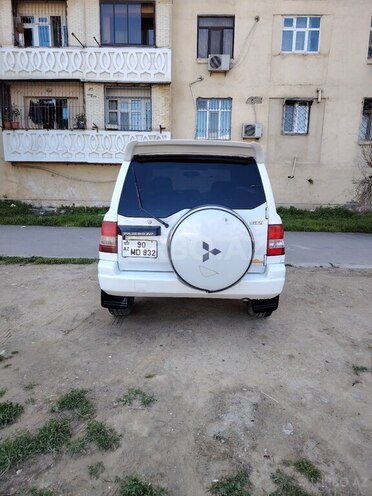 Mitsubishi Pajero io 1999, 32,000 km - 1.8 l - Bakı