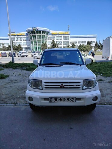 Mitsubishi Pajero io 1999, 32,000 km - 1.8 l - Bakı