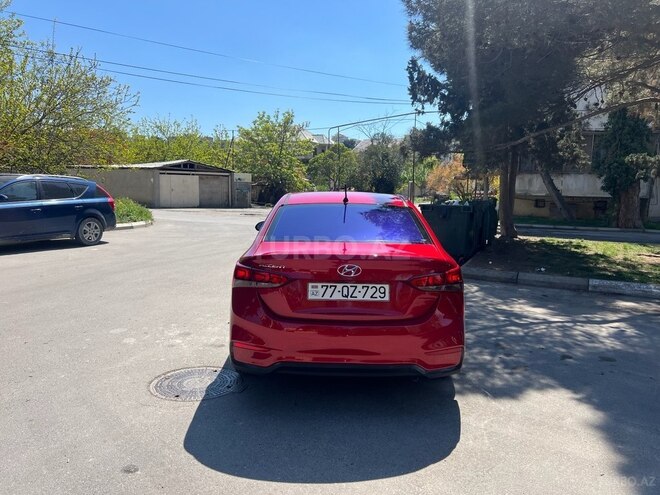 Hyundai Accent-3