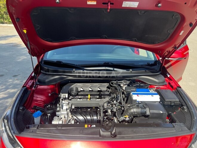 Hyundai Accent-6